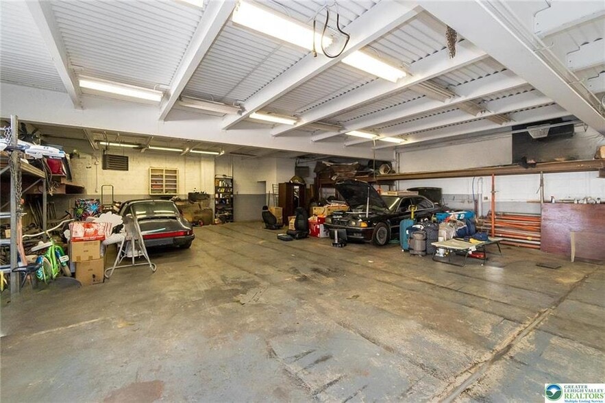 More Photos Of 839 S Front St, Allentown Warehouse For Sale