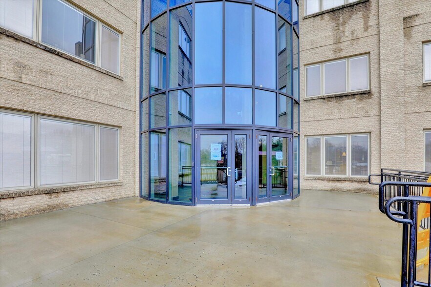 More Photos Of 176 US Highway 9, Englishtown Office For Lease