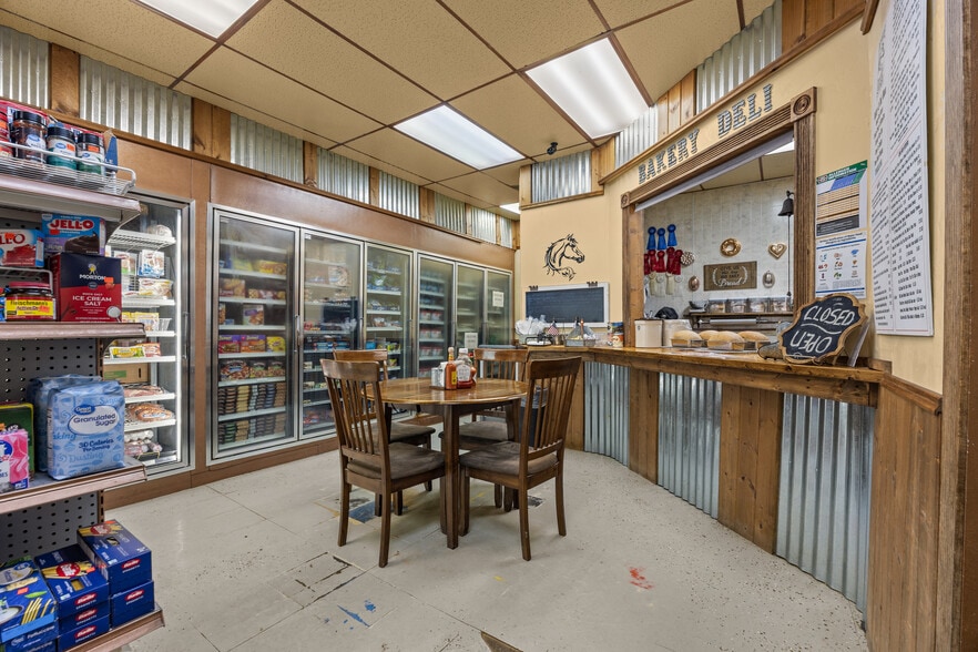 More Photos Of 320 Minter Ave, De Beque Convenience Store For Sale