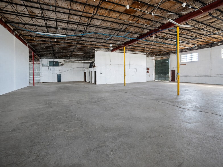 More Photos Of 455 E 10th Ave, Hialeah Warehouse For Sale
