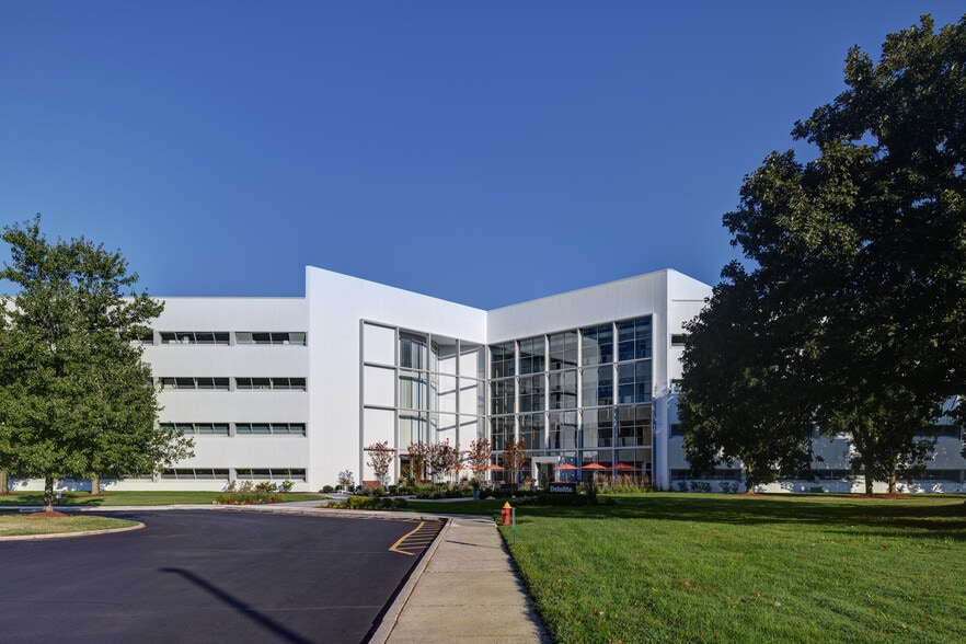 More Photos Of 500 College Rd E, Princeton Office For Lease