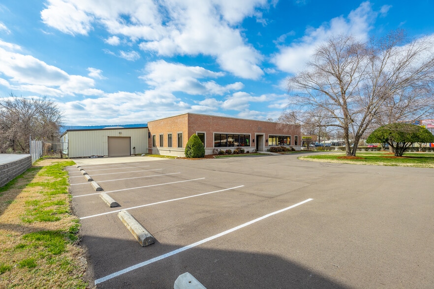 More Photos Of 4301 Rossville Blvd, Chattanooga Service For Lease