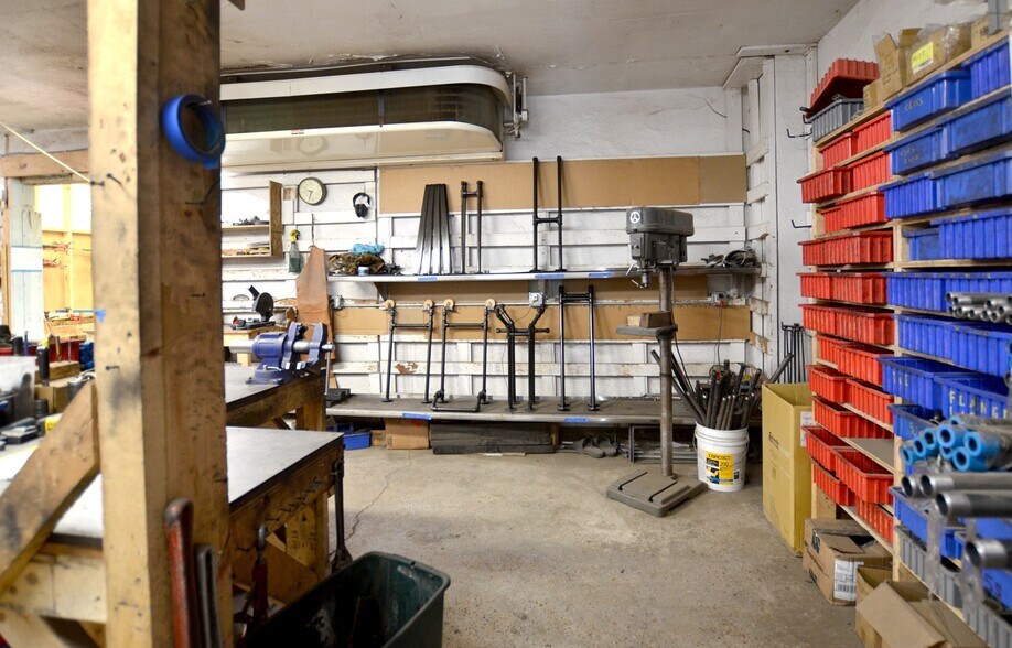 More Photos Of 514 Railroad Ave, Viroqua Manufacturing For Sale