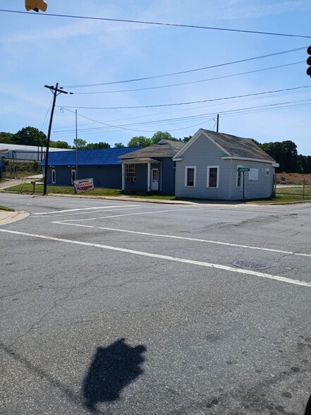 Primary Photo Of 103 E Harrison St, Reidsville Office For Sale