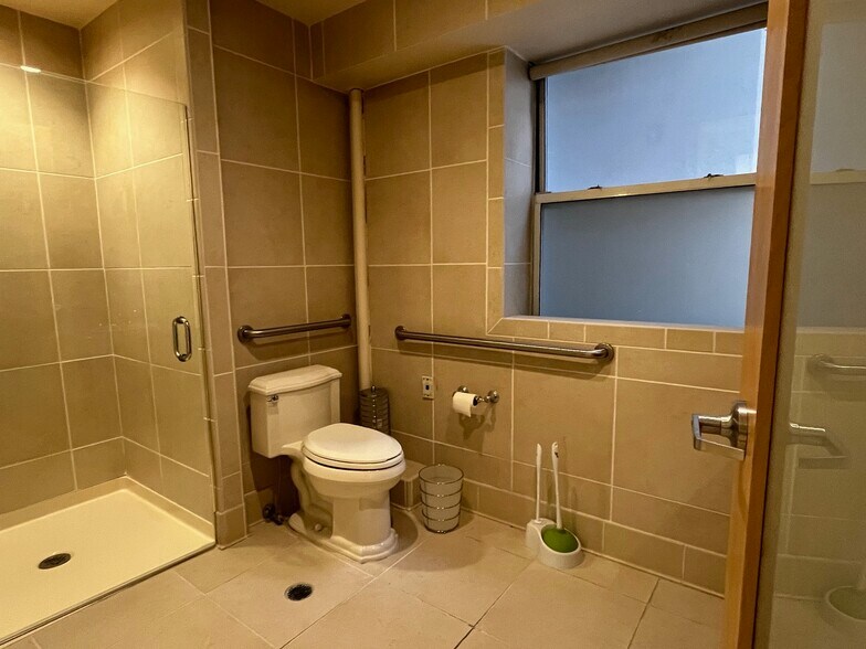 More Photos Of 104-110 E 40th St, New York Medical For Sale