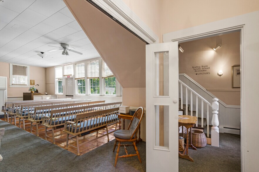 More Photos Of 25 Oak St, Boothbay Harbor Specialty For Sale