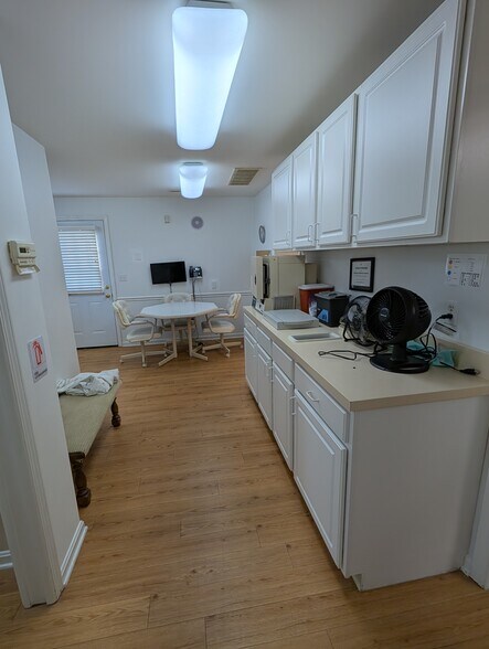 More Photos Of 4816 Greenwood Rd, Louisville Medical For Lease