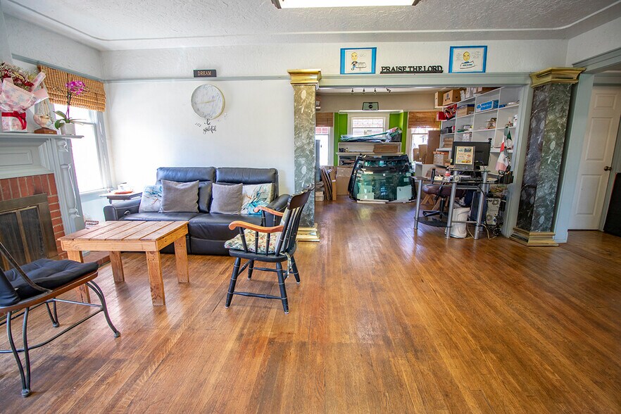 More Photos Of 215 E Fesler St, Santa Maria Storefront For Sale