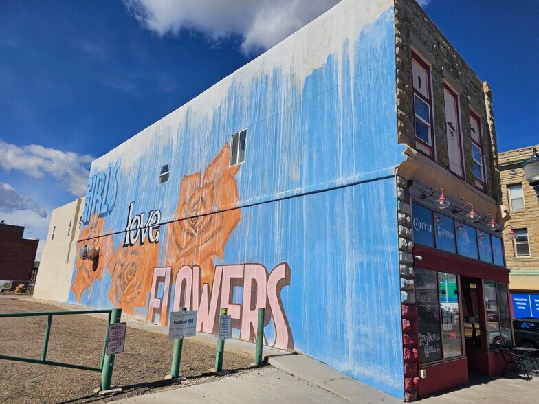 More Photos Of 341 N Commercial St, Trinidad General Retail For Sale