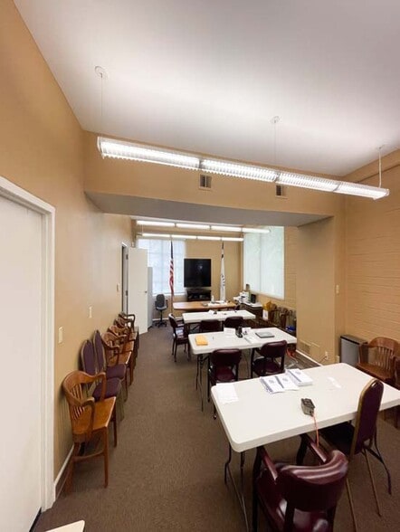 More Photos Of 1430 SW Clay St, Portland Office For Sale