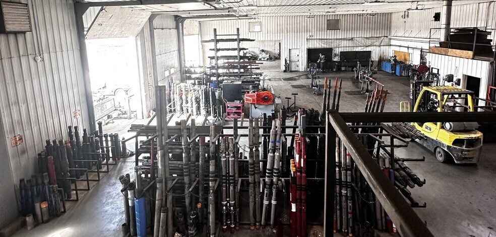 More Photos Of 318 Superior Av, Estevan Warehouse For Sale