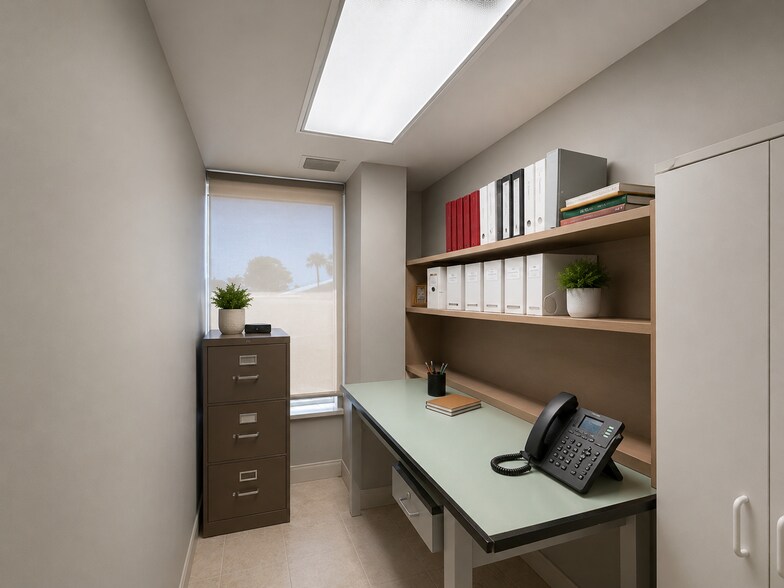 More Photos Of 1901 Elsa St, Naples Showroom For Lease