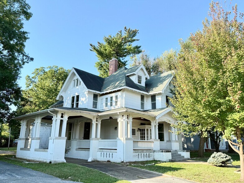 Primary Photo Of 800 E Walnut St, Springfield Office Residential For Sale