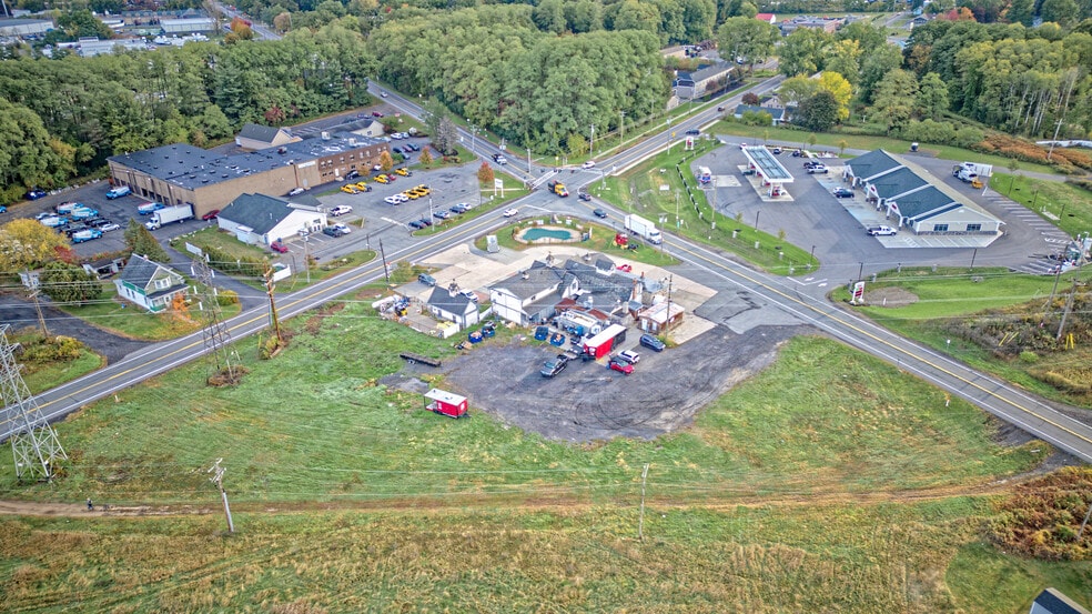 More Photos Of 671 Mariaville Rd, Schenectady Garden Center For Sale