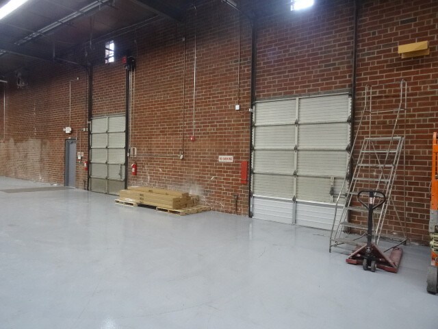 More Photos Of 504 Cumberland St, Fayetteville Light Distribution For Lease