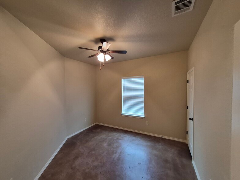 More Photos Of 698 Saengerhalle Rd, New Braunfels Apartments For Sale