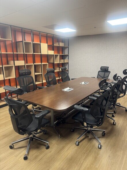 More Photos Of 6698 68th Ave N, Pinellas Park Coworking Space