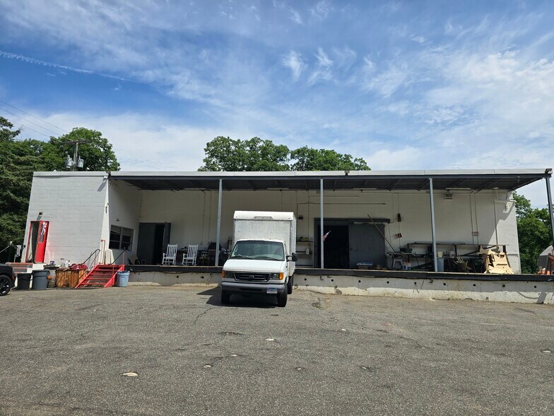 More Photos Of 11 Bunker Hill Rd, Andover Warehouse For Sale