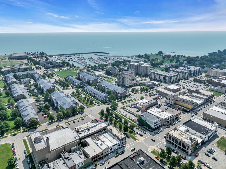 More Photos Of 5611 6th Ave, Kenosha Restaurant For Sale