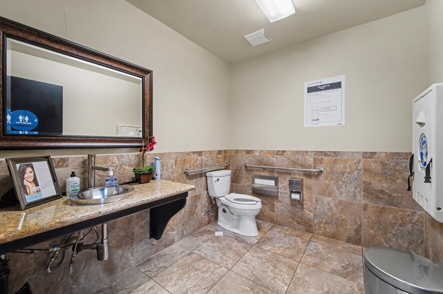 More Photos Of 1166 Live Oak Blvd, Yuba City Medical For Lease