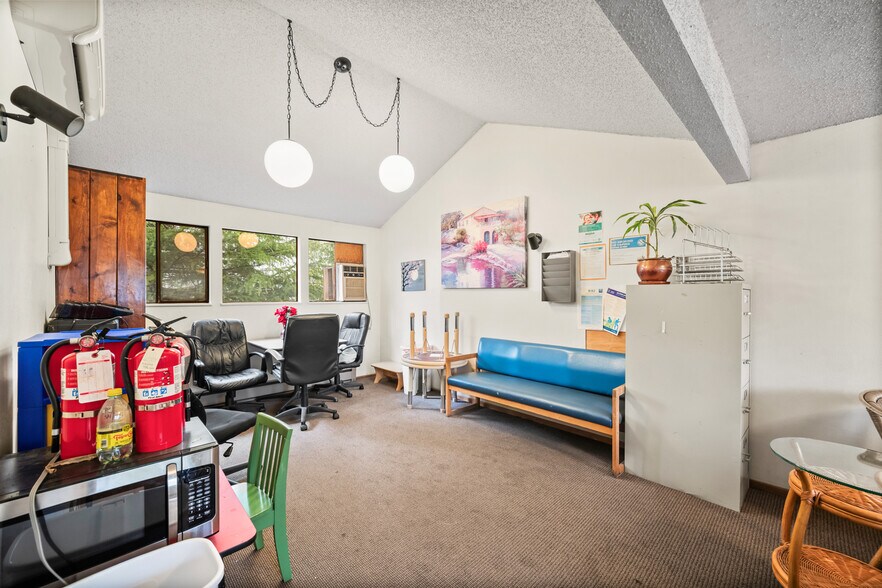 More Photos Of 12975 SW Grant St, Tigard Daycare Center For Sale