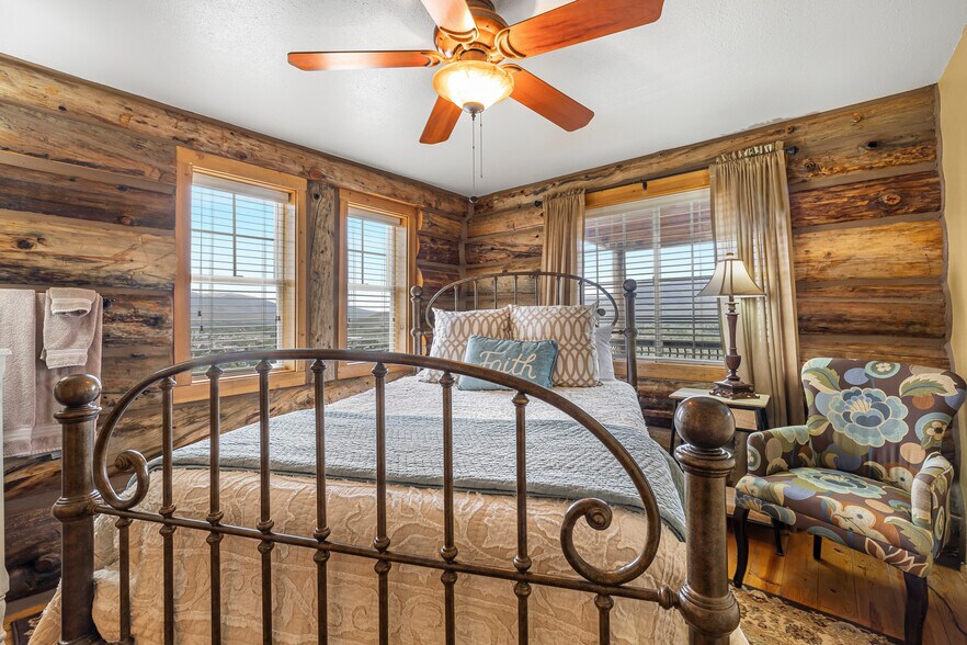 More Photos Of 13 Gott Ln, Salmon Hospitality For Sale