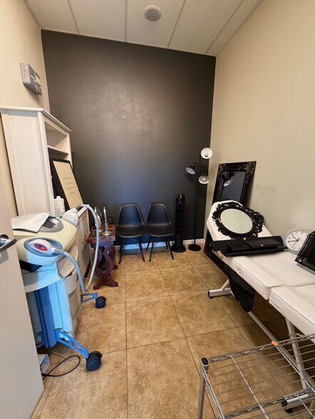 More Photos Of 4318 Maine Ave, Baldwin Park Medical For Lease