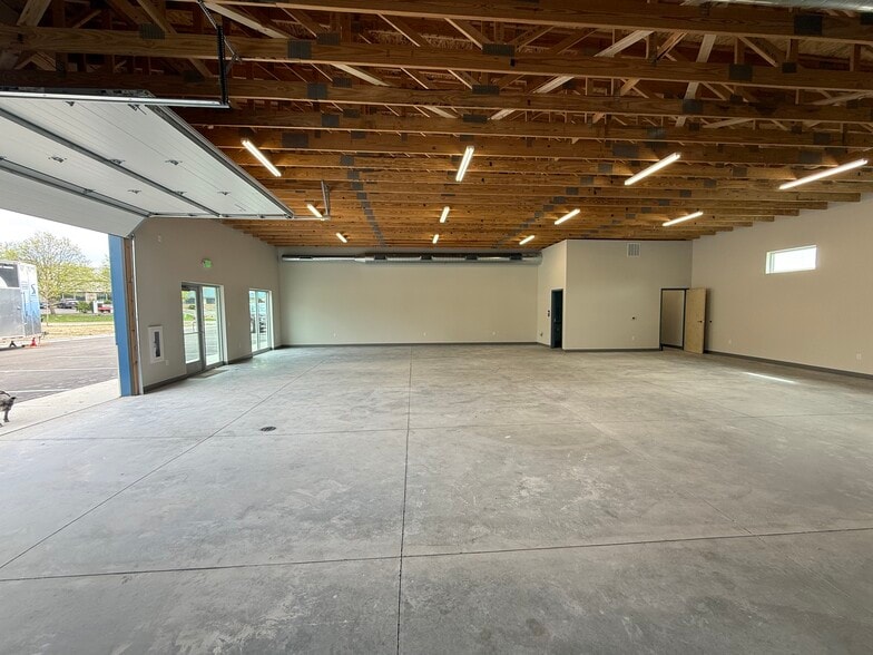 More Photos Of 4246 Argosy Ct, Madison Light Distribution For Lease