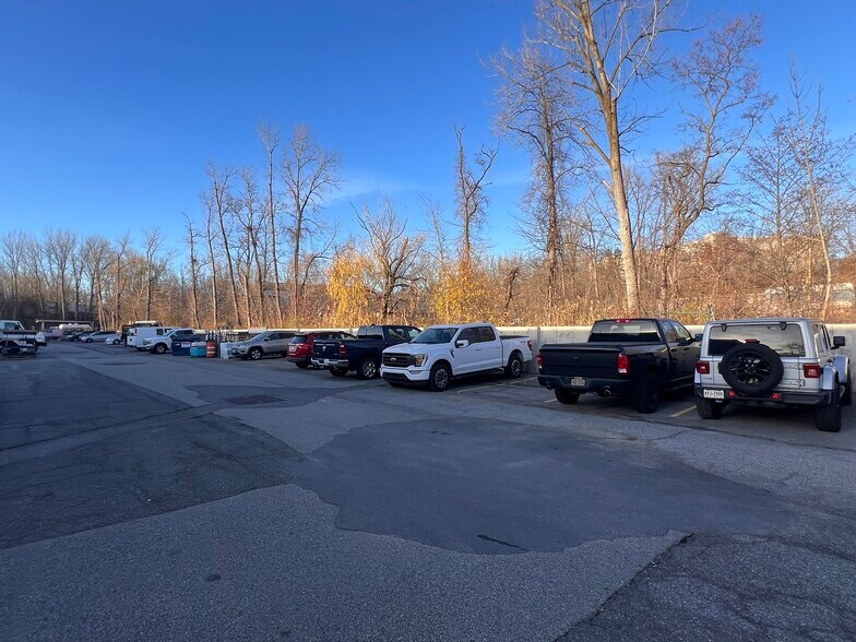 More Photos Of 102 Fairview Park Dr, Elmsford Warehouse For Lease