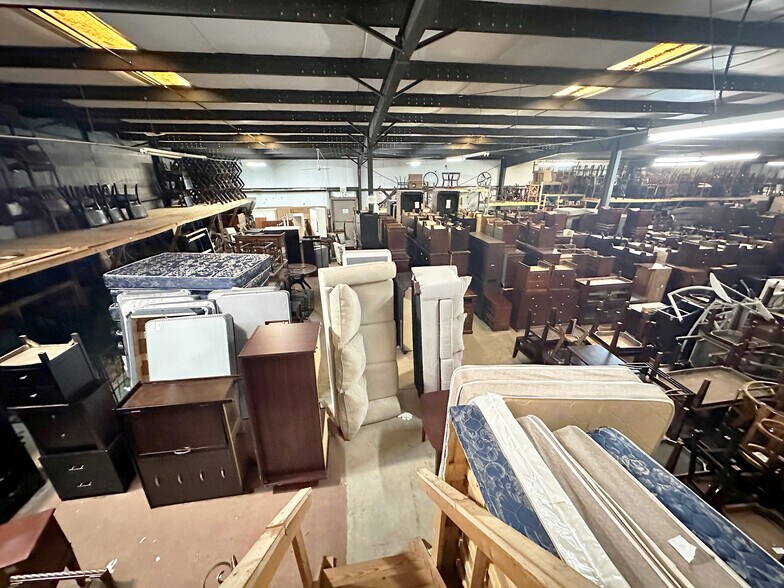More Photos Of 602 Azalea Rd, Mobile Storefront For Sale