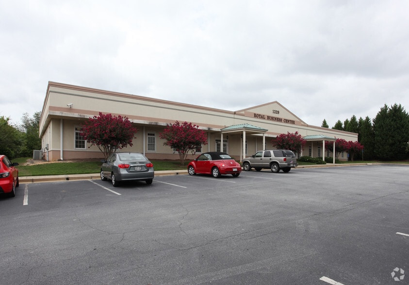 Primary Photo Of 1229 Royal Dr, Conyers Office For Sale