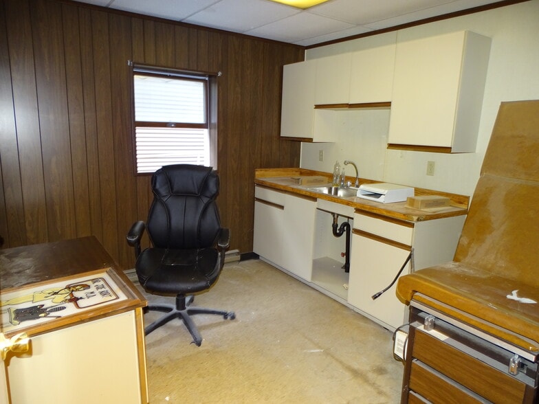 More Photos Of 519 Rock St, Shamokin Storefront Retail Residential For Sale