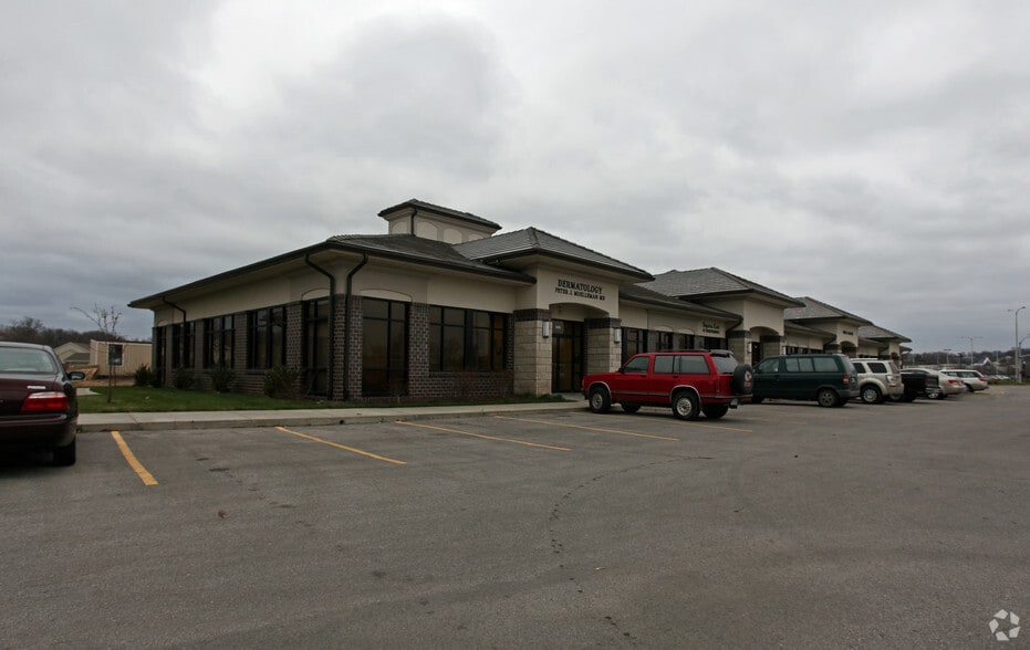 More Photos Of 19101 E Valley View Pky, Independence Medical For Sale
