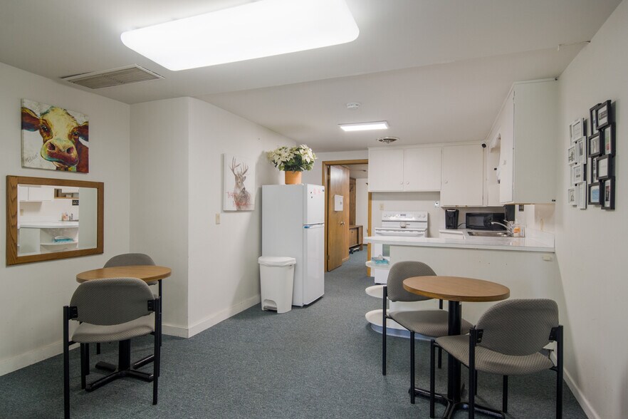 More Photos Of 1070 W Houghton Lake Dr, Prudenville Medical For Sale