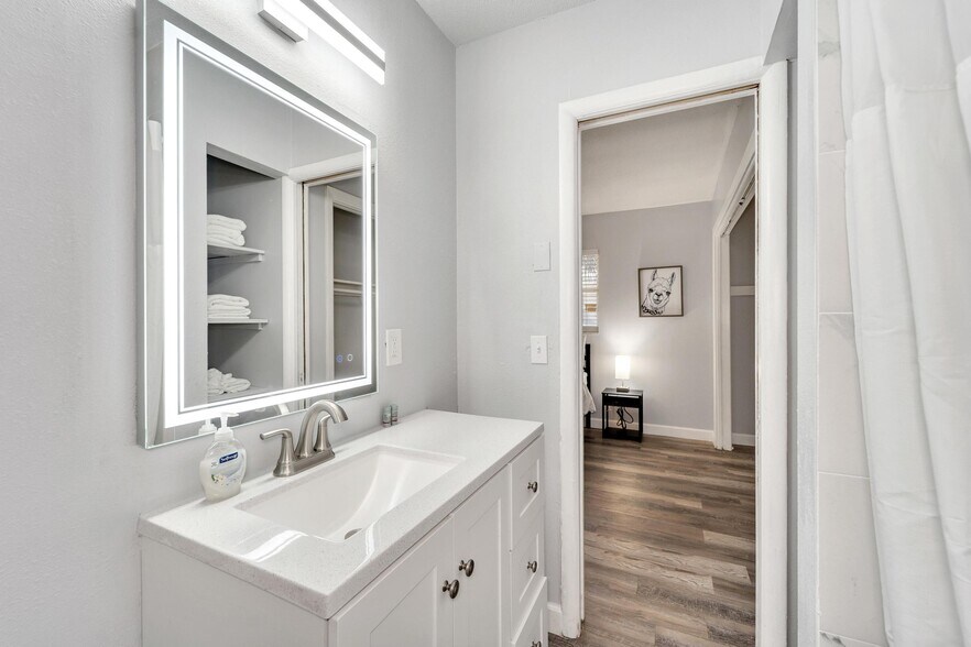 More Photos Of 4513 W McElroy Ave, Tampa Apartments For Sale