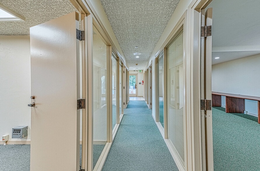 More Photos Of 120 Del Rey Gardens Dr, Del Rey Oaks Office For Sale