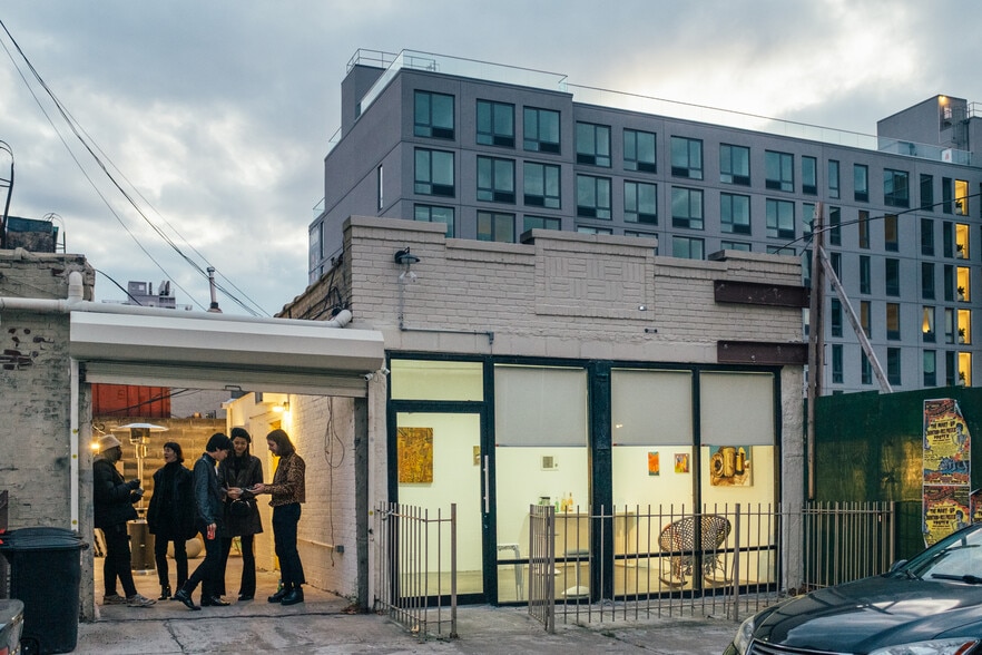 More Photos Of 58 Ainslie St, Brooklyn Freestanding For Lease