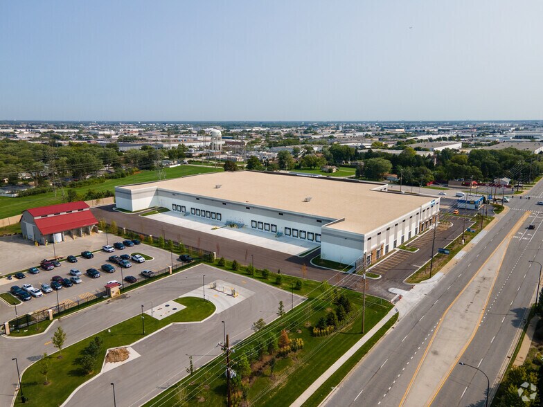 More Photos Of 500 E Devon Ave, Elk Grove Village Warehouse For Lease