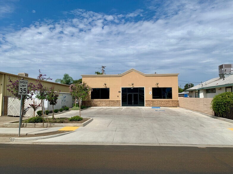 Primary Photo Of 707 Bridge St, Visalia Storefront Retail Office For Sale