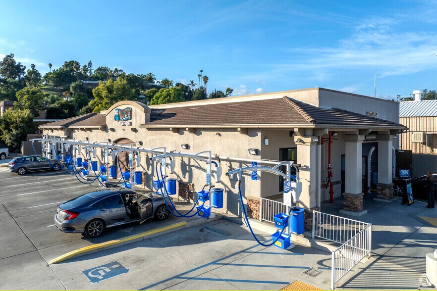 More Photos Of 936 E Mission Rd, Fallbrook Freestanding For Lease