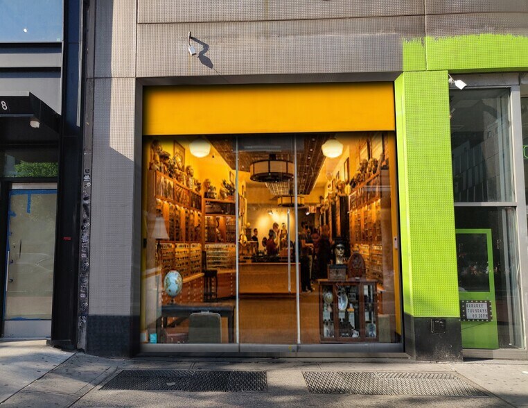 More Photos Of 110-114 Delancey St, New York Office For Sale