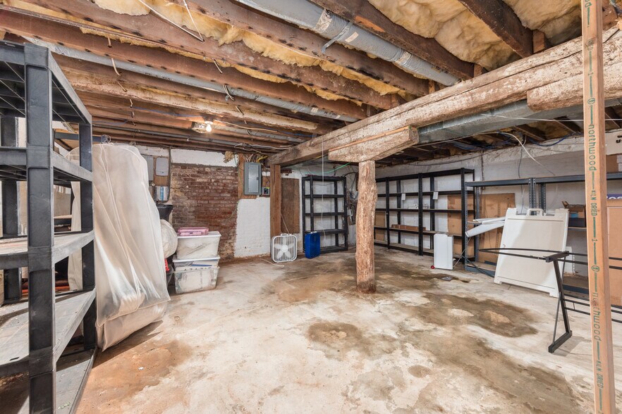 More Photos Of 1011 Charles St, Fredericksburg Loft Creative Space For Lease