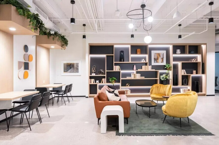 More Photos Of 200 Central Ave, Saint Petersburg Coworking Space