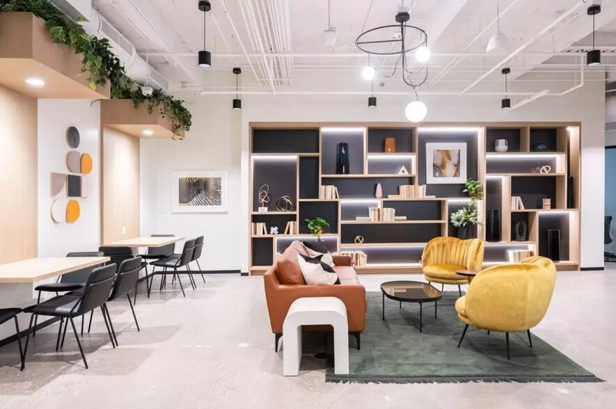 More Photos Of 200 Central Ave, Saint Petersburg Office For Sale