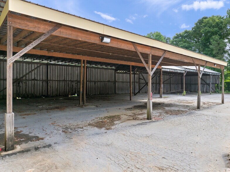 More Photos Of 900 Highway 54 E, Fayetteville Unknown For Lease