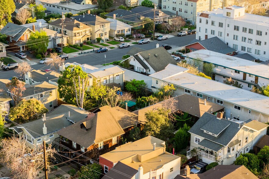 More Photos Of 219 John St, Oakland Apartments For Sale