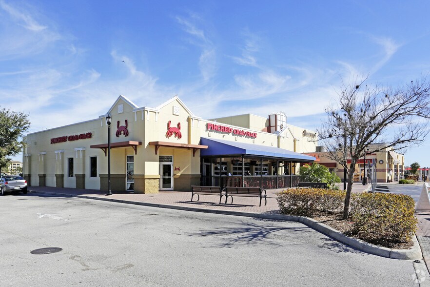 More Photos Of 10707-10719 Rodeo Dr, Bradenton Movie Theatre For Lease