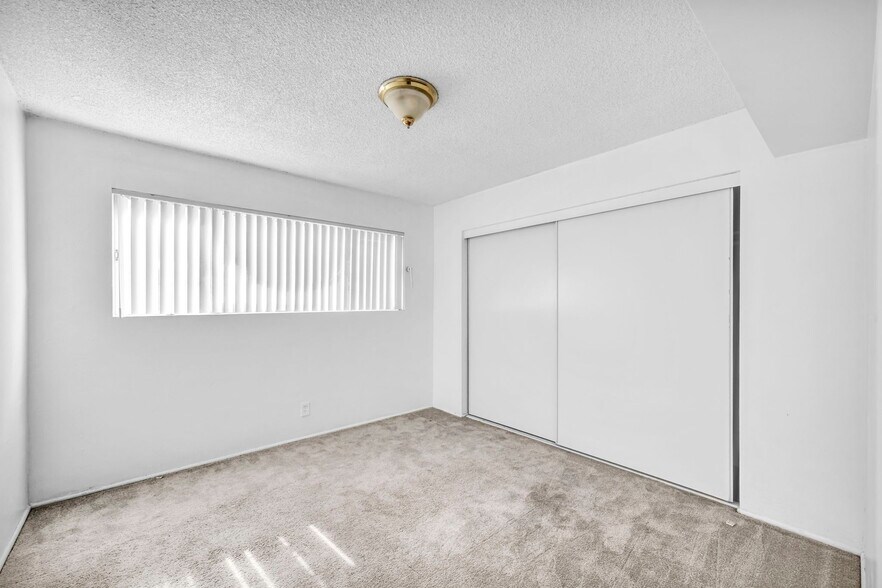 More Photos Of 1165 Sierra Vista Dr, Las Vegas Apartments For Sale