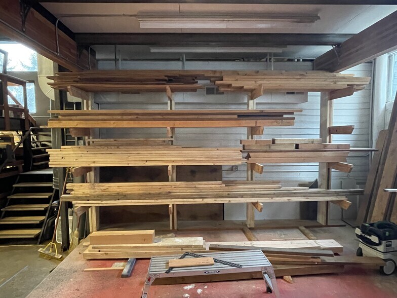 More Photos Of 2533 Westlake Ave N, Seattle Warehouse For Lease