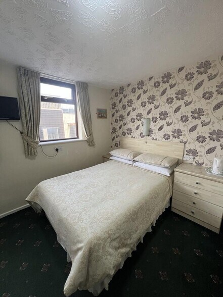 More Photos Of 29-31 Albert Rd, Blackpool Hotel For Sale